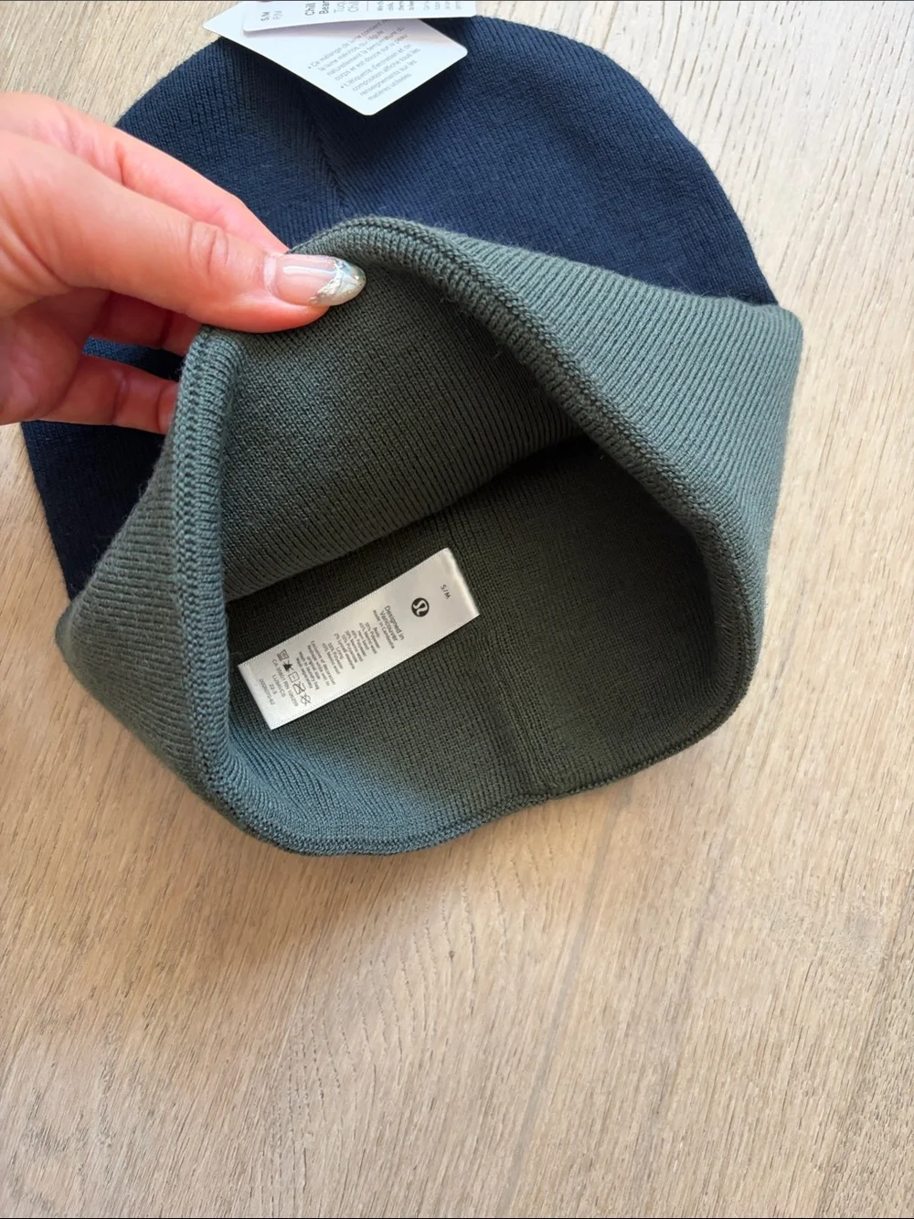 NWT chill fighter beanie true navy/smoked spruce size s/m lululemon
